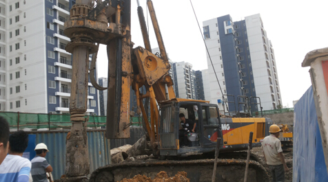 XR280D旋挖機(jī)成直徑2.5米房建樁，濟(jì)南樁施工案例.png
