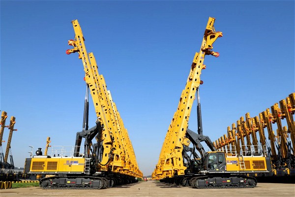 履帶與輪式旋挖鉆機(jī)，買哪種適應(yīng)性更強(qiáng)？.jpg